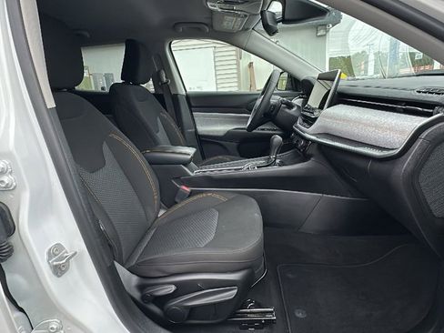 Used 2022 Jeep Compass Sport image 15