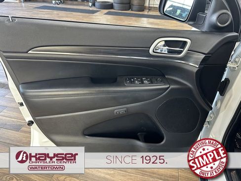 Certified 2022 Jeep Grand Cherokee Limited AWD/4WD image 10