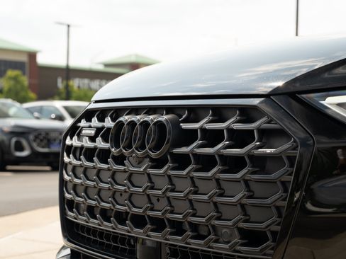 Certified 2022 Audi A8 L 3.0T AWD/4WD image 37