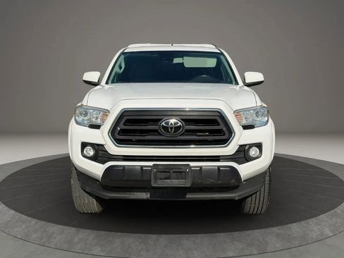 Used 2020 Toyota Tacoma SR5 RWD image 2