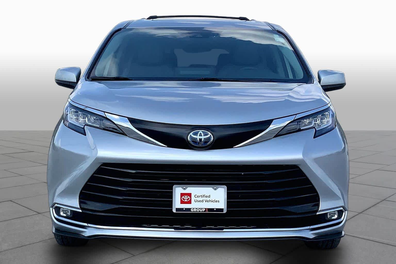 Used 2022 Toyota Sienna XLE FWD image 4