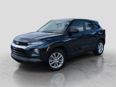 Used 2021 Chevrolet TrailBlazer LS FWD image 1