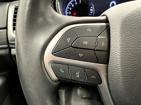 Used 2022 Jeep Grand Cherokee Limited image 25
