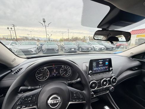 Used 2025 Nissan Sentra SV image 33