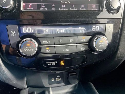 Used 2019 Nissan Rogue Sport SV w/ Technology Package FWD image 32