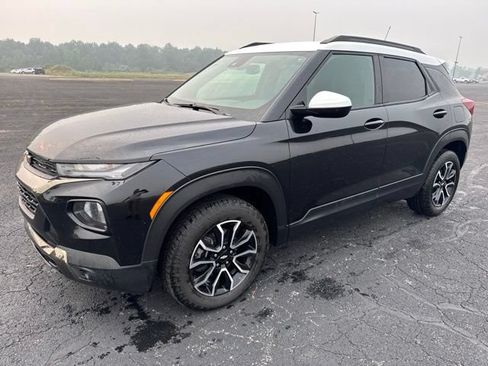 Used 2023 Chevrolet TrailBlazer ACTIV w/ Convenience Package AWD/4WD image 1