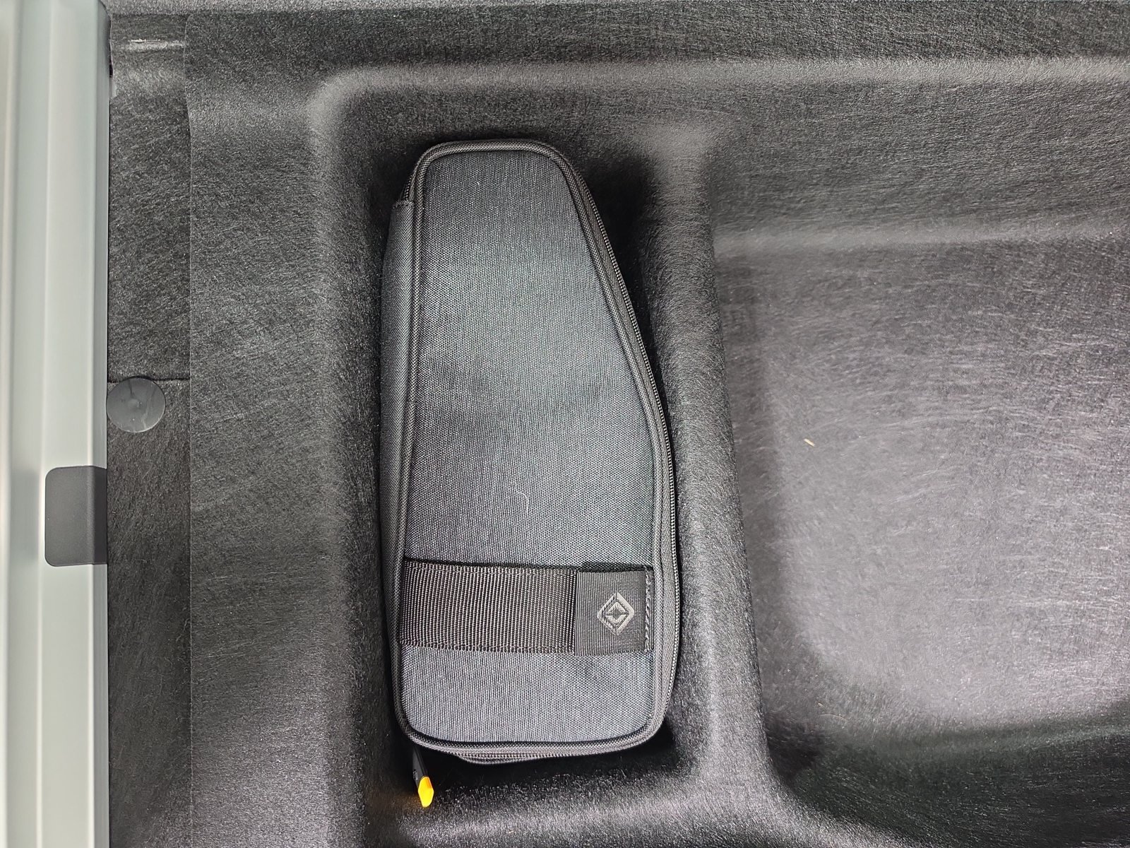 Used 2023 Rivian R1S Adventure Dual AWD/4WD image 34