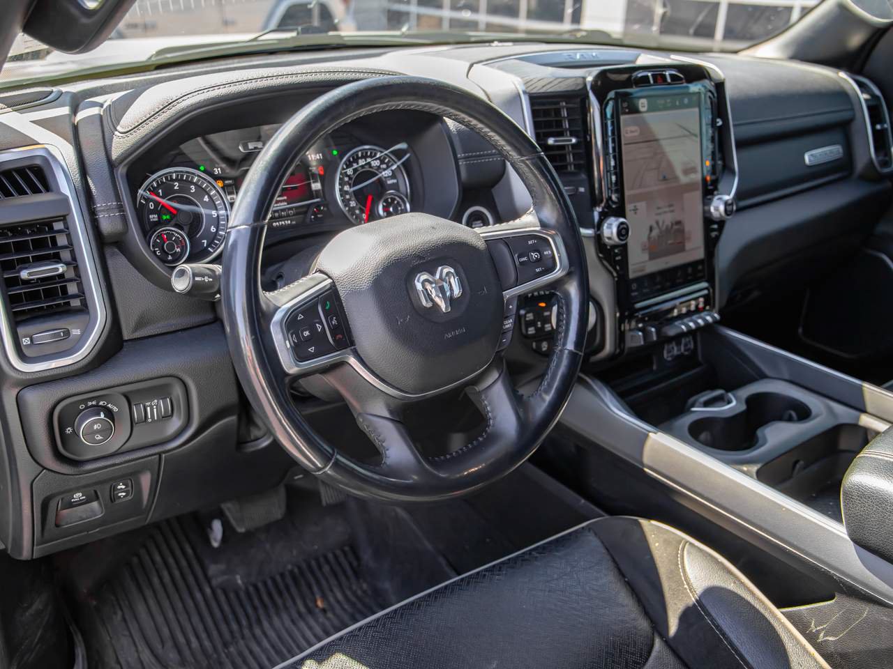 Used 2023 RAM 1500 Laramie AWD/4WD image 9