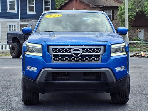 Used 2024 Nissan Frontier SL image 2