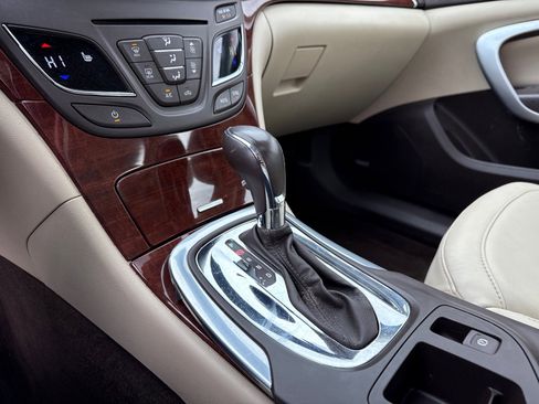 Used 2017 Buick Regal Premium w/ Driver Confidence Package #2 image 31