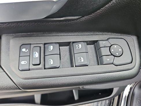 New 2026 RAM 1500 Express image 17