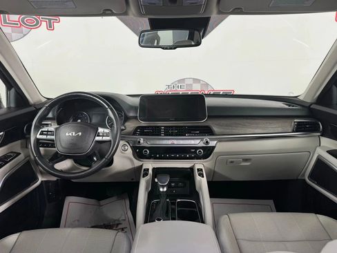 Used 2022 Kia Telluride EX w/ EX Premium Package image 11