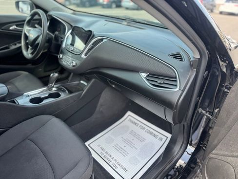 Used 2020 Chevrolet Malibu LT FWD image 19