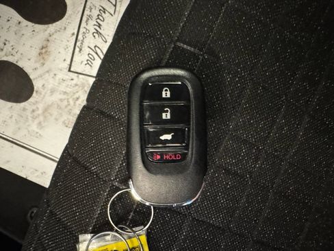 Used 2025 Honda HR-V LX image 17