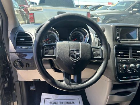 Used 2019 Dodge Grand Caravan SE w/ UConnect Hands-Free Group FWD image 13