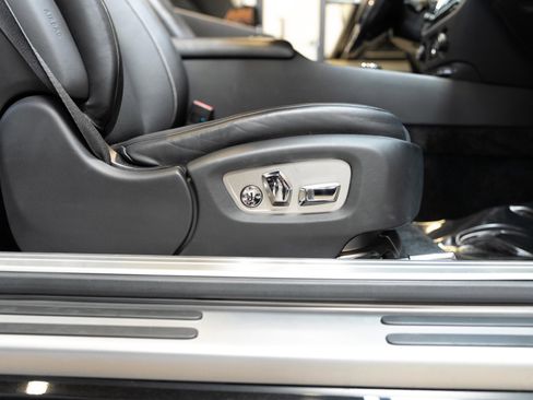 Used 2020 Rolls-Royce Dawn image 73