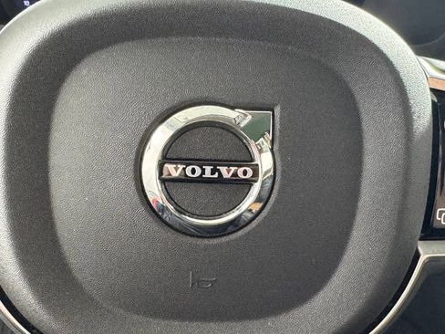Certified 2025 Volvo XC90 T8 Plus w/ Protection Package Premier AWD/4WD image 32