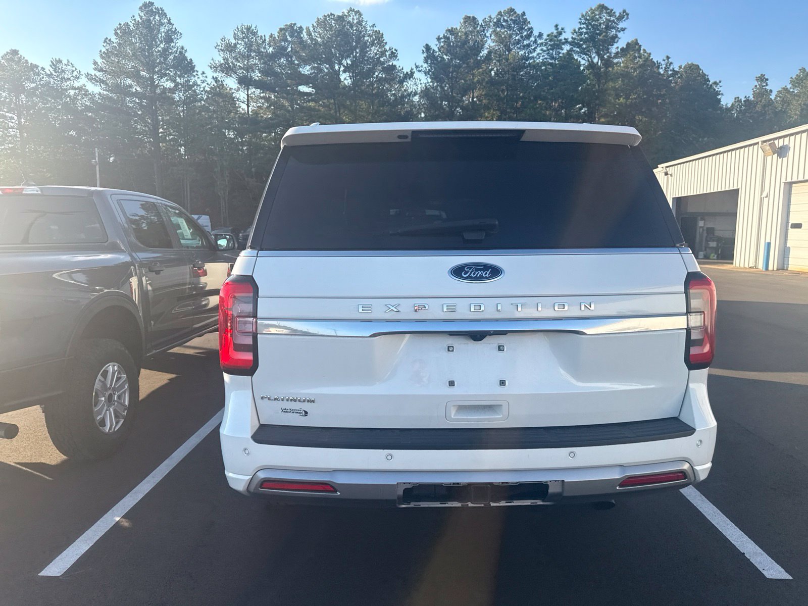 Used 2023 Ford Expedition Platinum RWD image 5