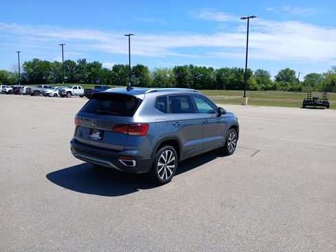 Used 2024 Volkswagen Taos SE image 8