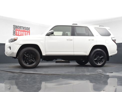 Used 2021 Toyota 4Runner SR5 AWD/4WD image 29