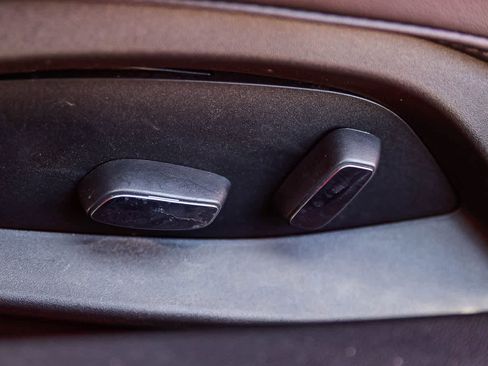 Used 2023 Chevrolet Corvette Stingray Coupe w/ Z51 Performance Package image 20