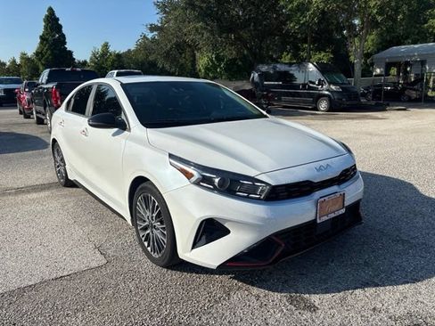 Used 2022 Kia Forte GT-Line w/ GT-Line Premium Package FWD image 3
