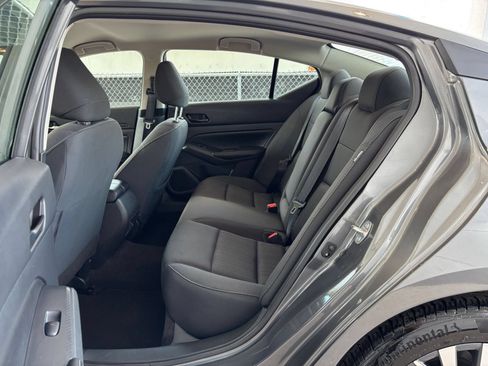 Used 2025 Nissan Altima 2.5 SV FWD image 25