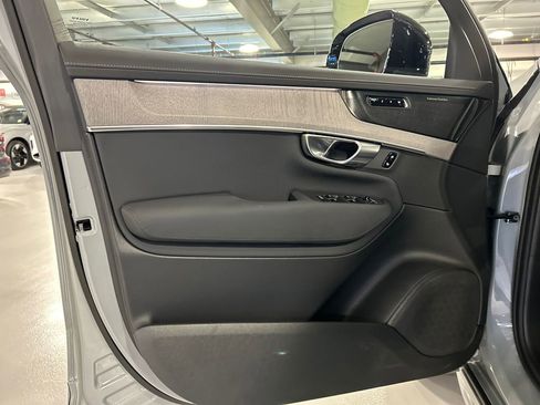 Used 2026 Volvo XC90 B6 Ultra w/ Protection Package Premier AWD/4WD image 9