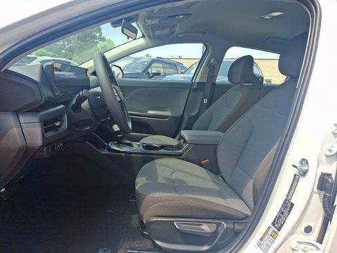 New 2026 Kia K4 FWD image 9