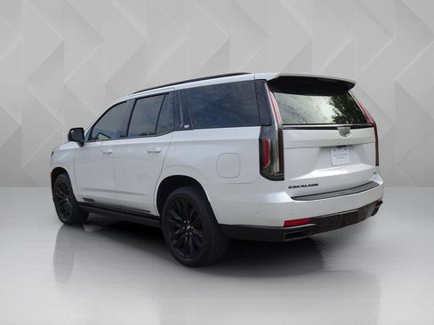 Certified 2022 Cadillac Escalade Sport Platinum w/ Heavy-Duty Trailer Package AWD/4WD image 3