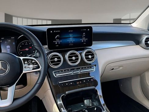 Used 2022 Mercedes-Benz GLC 300 image 6