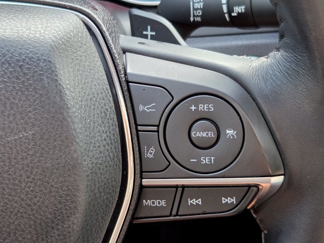 Used 2020 Toyota Camry XSE FWD image 21