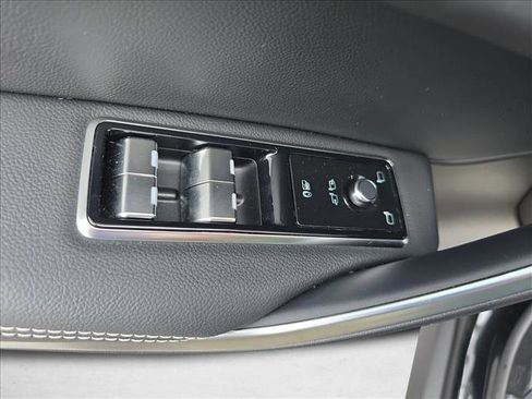 Certified 2025 Jaguar F-PACE R-Dynamic S image 27