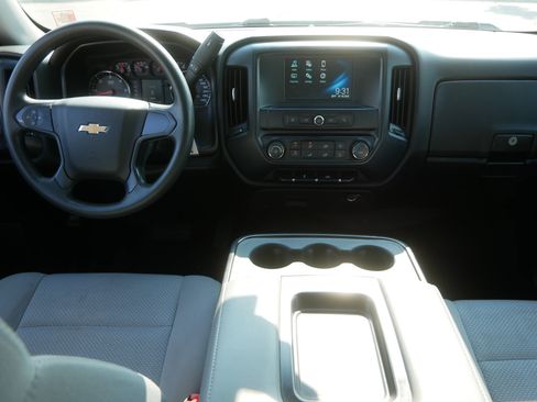 Used 2018 Chevrolet Silverado 1500 Custom w/ Custom Value Package AWD/4WD image 10