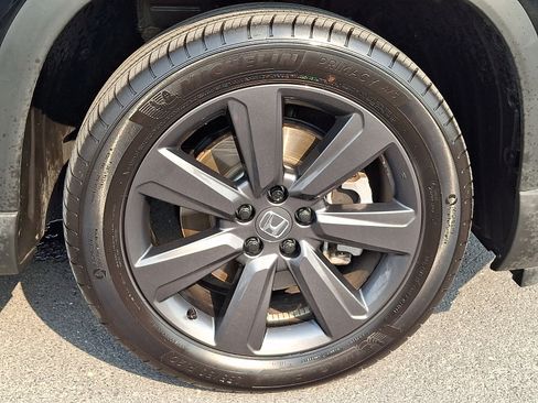 Used 2025 Honda Pilot Sport image 8