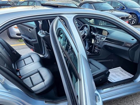 Used 2013 Mercedes-Benz E 350 4MATIC Sedan image 4