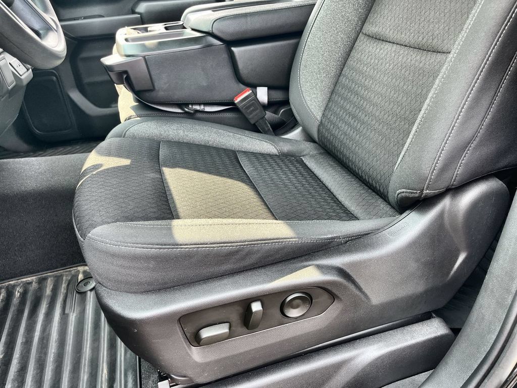 Used 2023 Chevrolet Silverado 1500 Custom AWD/4WD image 18