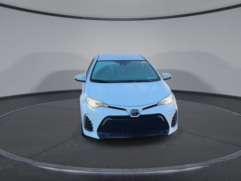 Used 2018 Toyota Corolla SE FWD image 3