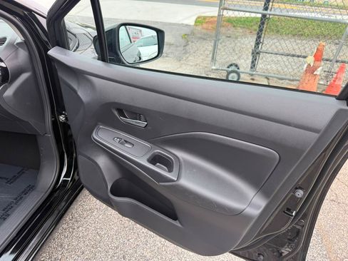 Used 2025 Nissan Versa SV w/ Trunk Package FWD image 9