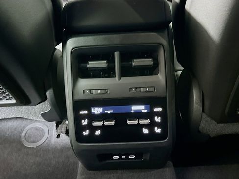 Certified 2025 Porsche Macan Electric RWD image 26