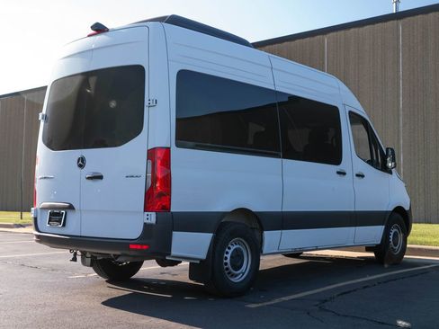 Used 2024 Mercedes-Benz Sprinter 2500 image 9