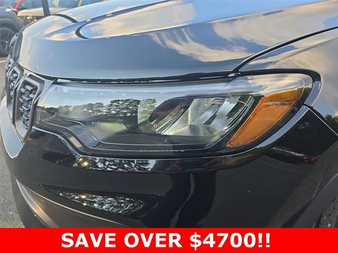 New 2025 Jeep Compass Latitude w/ Sun & Sound Group image 32