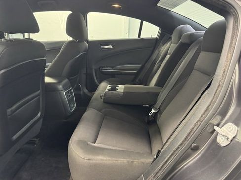 Used 2017 Dodge Charger SE w/ Popular Equipment Group image 24