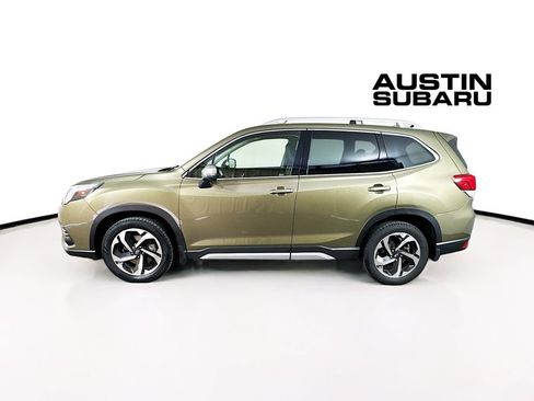 Used 2022 Subaru Forester Touring image 4