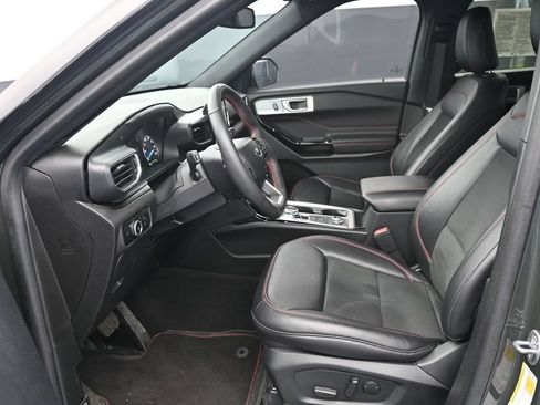Used 2024 Ford Explorer ST-Line w/ Class IV Trailer Tow Package AWD/4WD image 13