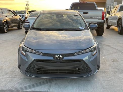Used 2025 Toyota Corolla LE FWD image 2