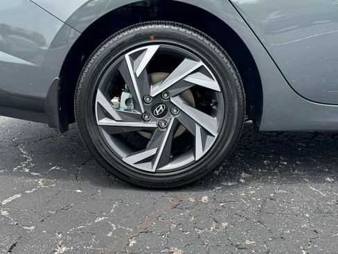 Certified 2025 Hyundai Elantra SEL FWD image 4