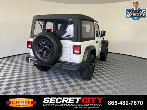 Used 2025 Jeep Wrangler Sport AWD/4WD image 7