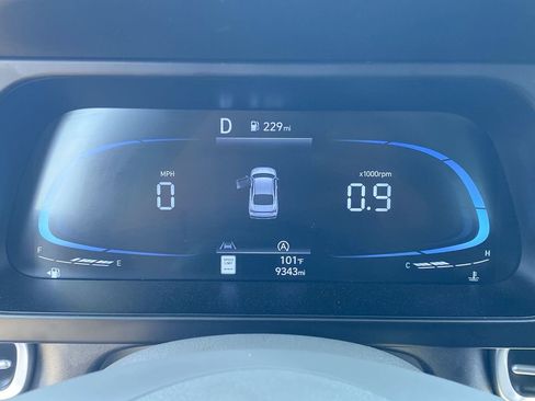 Certified 2025 Hyundai Elantra SE FWD image 29