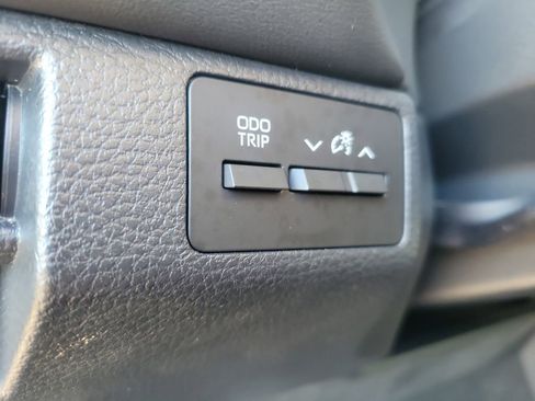 Used 2021 Toyota Avalon XSE image 32